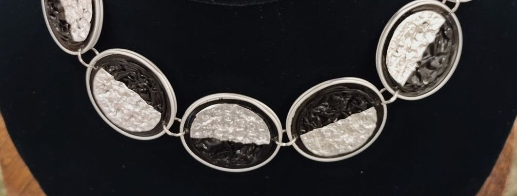 BSAH - Black & White Jewelry