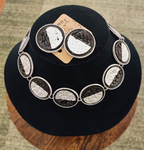 BSAH - Black & White Jewelry